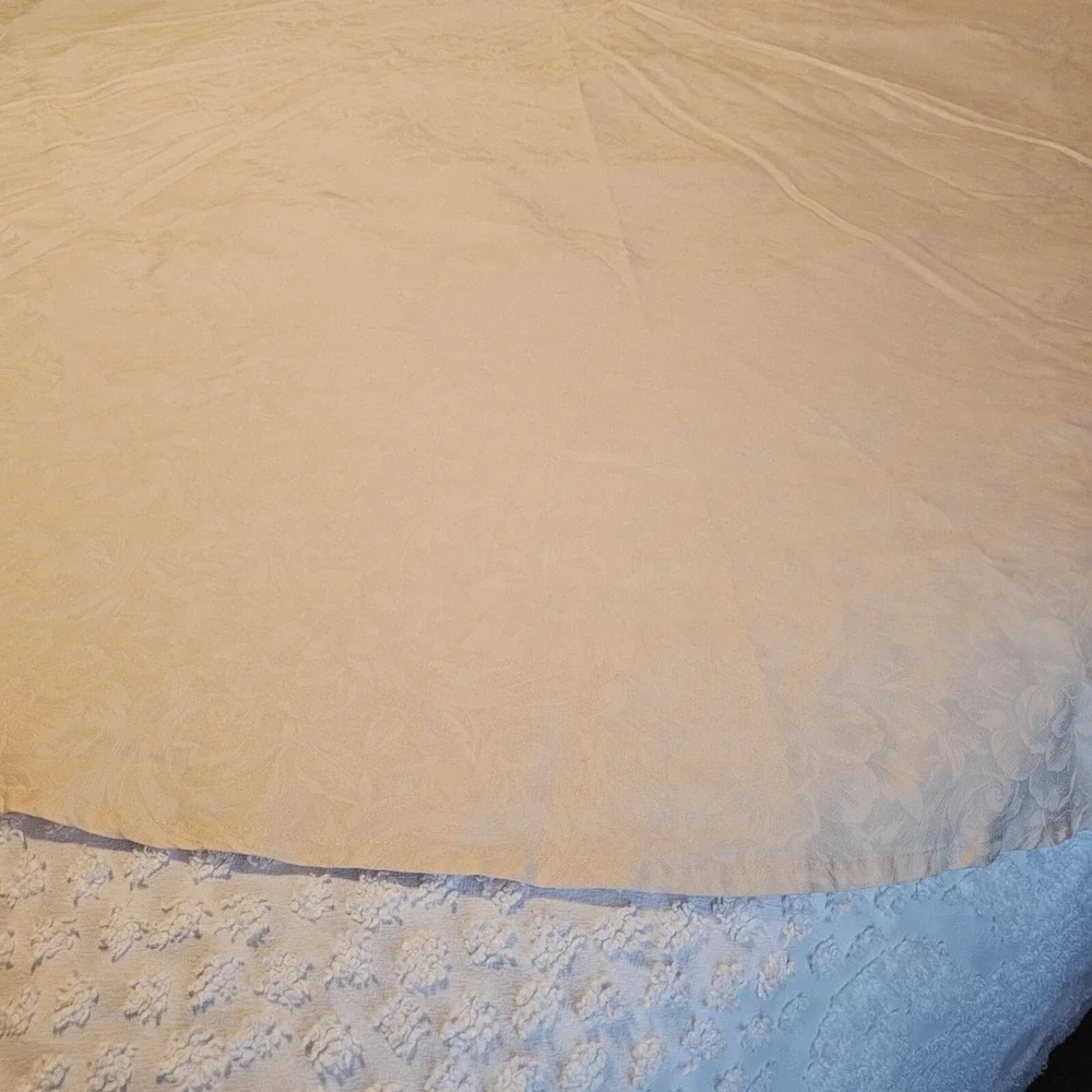 WATERFORD Ivory Floral Tablecloth Round 70